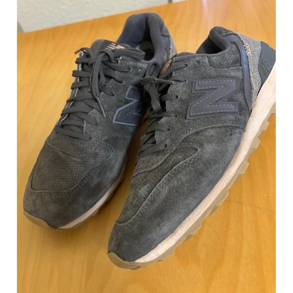 New Balance Gray Suede folk festival 696 Sneakers size 9